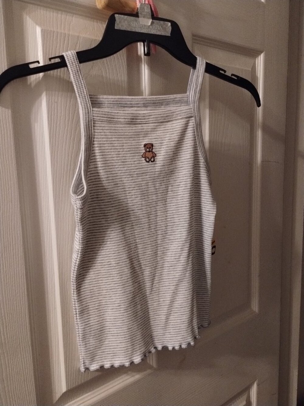 SO girl's gray/white tank top with embroidered teddy bear